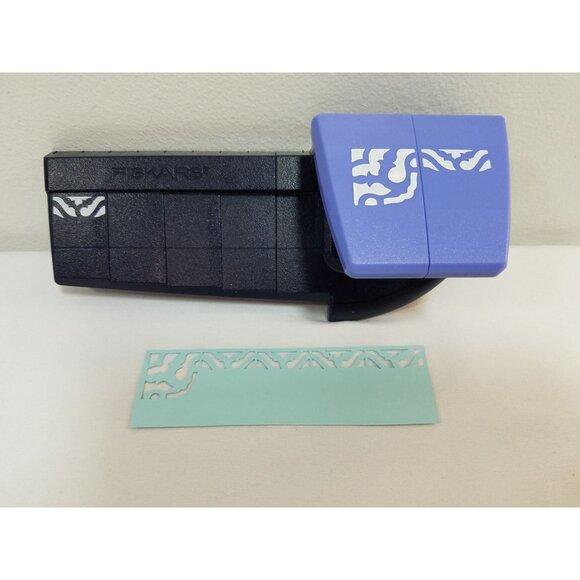 Fiskars Border Punch With Intricate Design Corner 1" sections scrapbooking - Picture 2 of 5